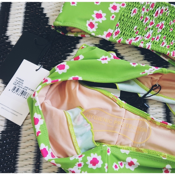 Faithfull the Brand Tia Bikini Set Bandeau Ruffle - Picture 12 of 12